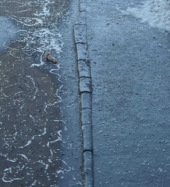 Scheuren in een bitumen dak