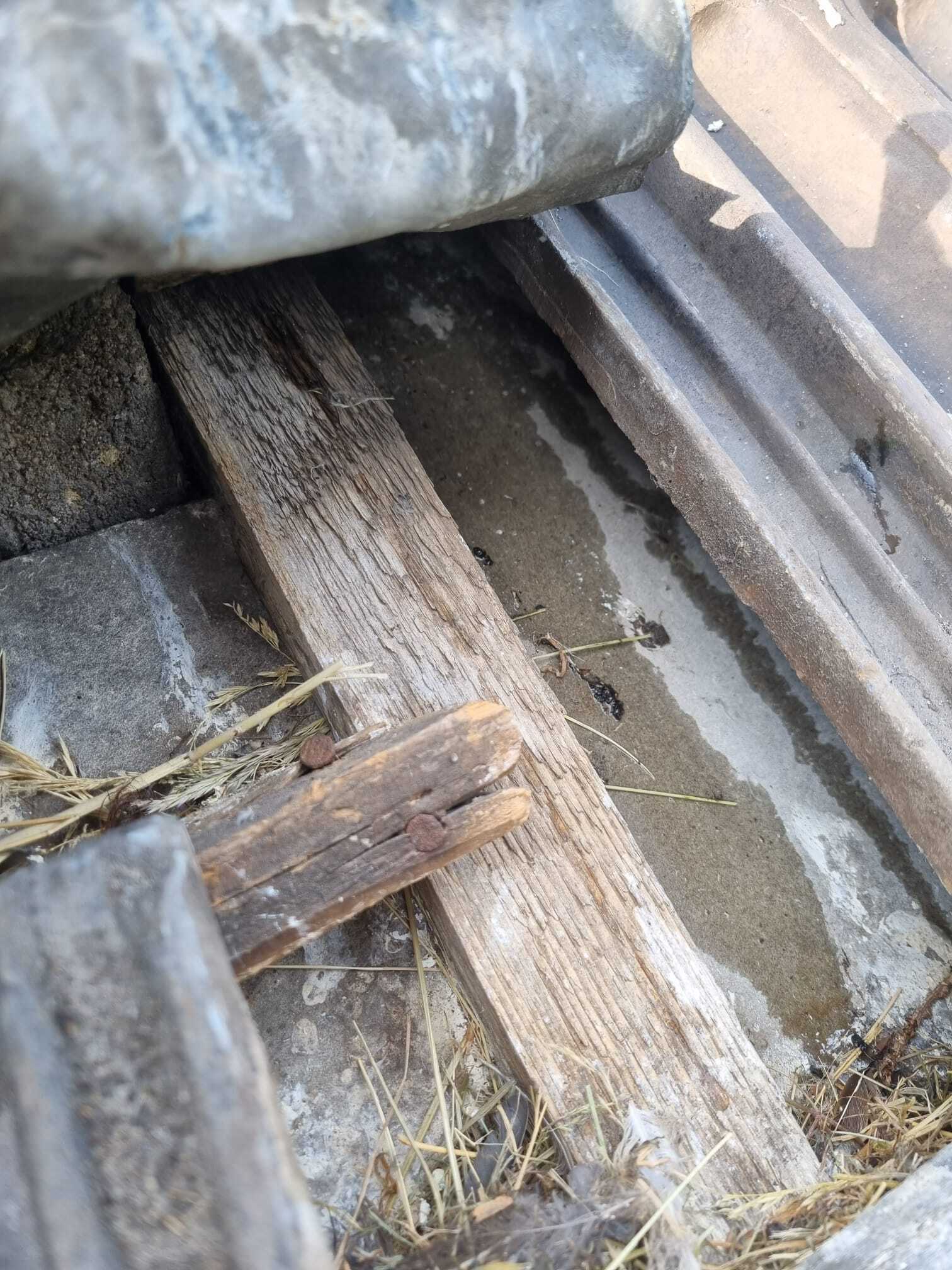 Lekkage opsporen op een hellend dak