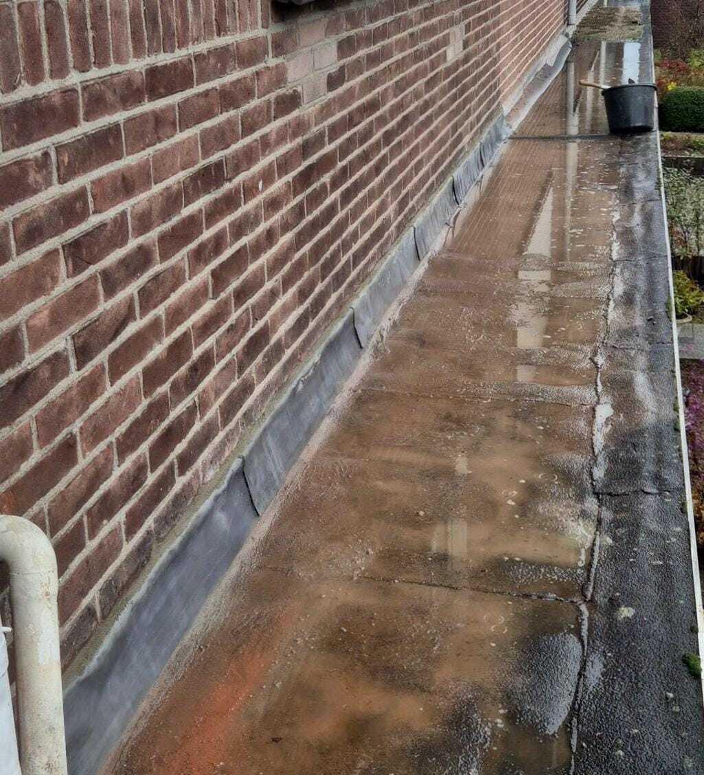 Daklood lekkage: hoe herken je het probleem op tijd?