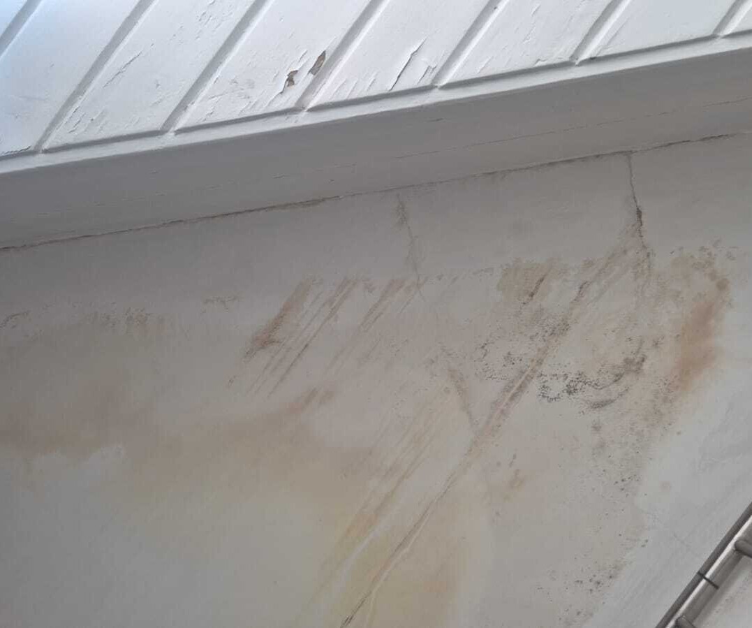 Waarom dakproblemen vaak eerst binnenshuis merkbaar zijn